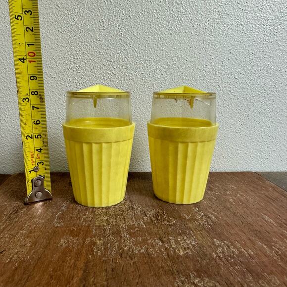 Vintage Retro Space Age Plastic Yellow Clear 3 opening Salt & Pepper Shakers - Picture 2 of 9